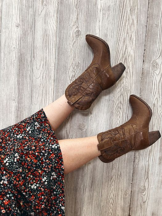 dsw cowboy boots womens