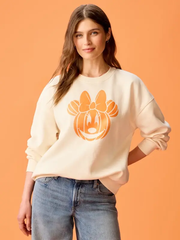 Lady with Minnie Mouse shirt